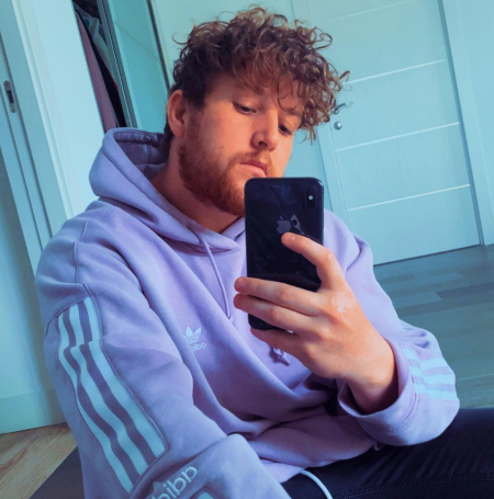 Corey La Barrie is also known as an internet personality, Vlogger, Instagram star, and also entrepreneur 